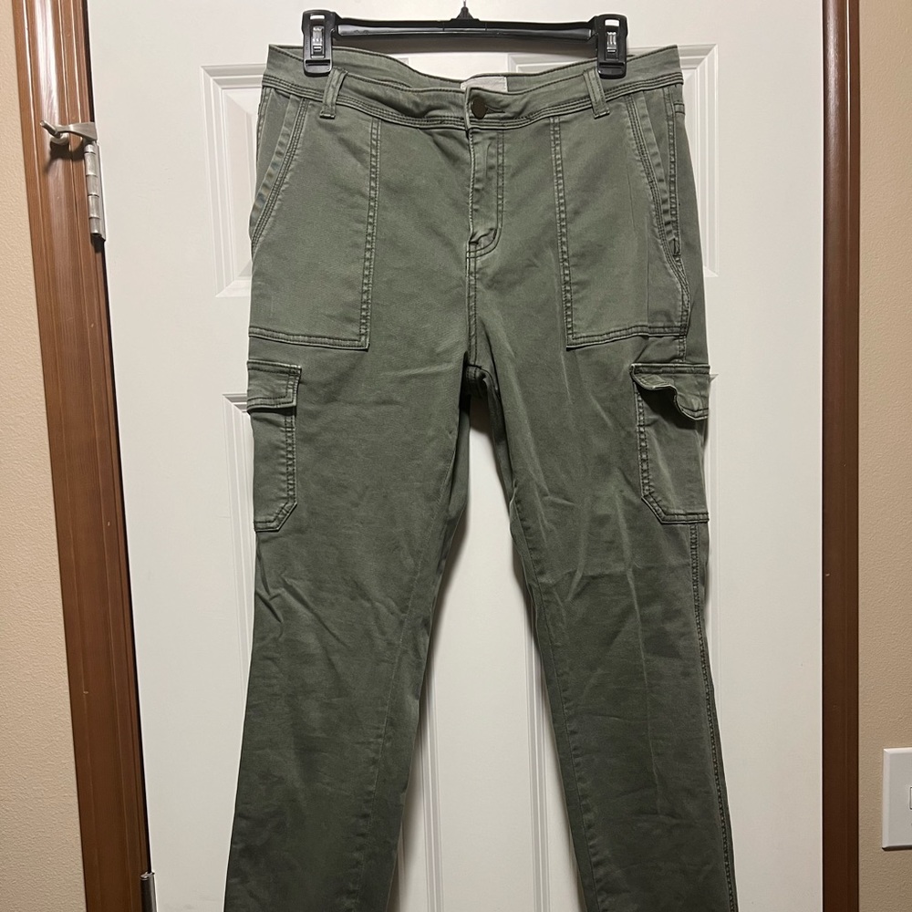 Caslon fitted cargo pants. Size 29
